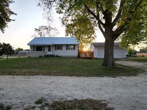 125 South St, Lamont, IA 50650