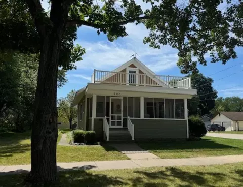 307 Fifth Ave, Decorah, IA 52101