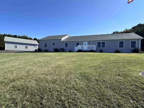 2209 Lafayette Rdg, Lansing, IA 52151
