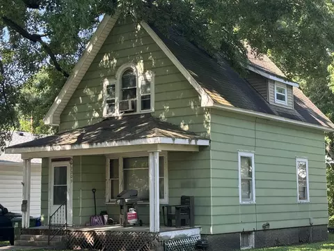 1309 D St, Charles City, IA 50616