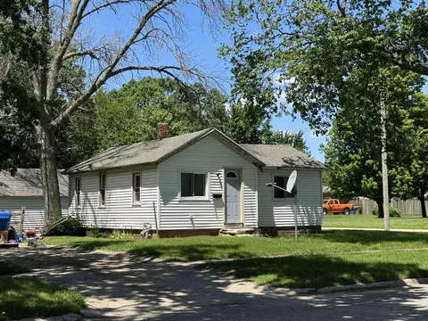 1315 Cleveland, Charles City, IA 50616