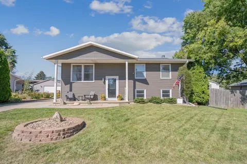 3916 Valdez Dr, Waterloo, IA 50701