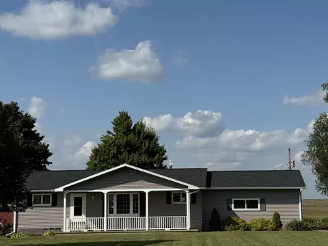16417 290th St, Aplington, IA 50604