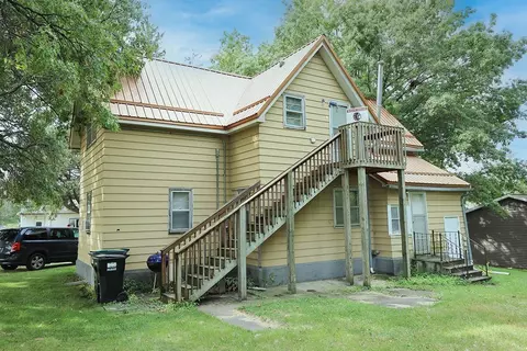103-103 12 5th St, Hudson, IA 50643