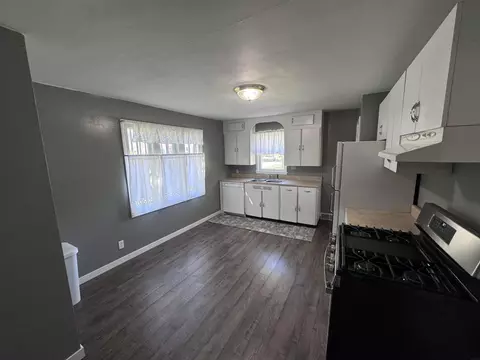 801 Hickory St, Waterloo, IA 50701 photo 5