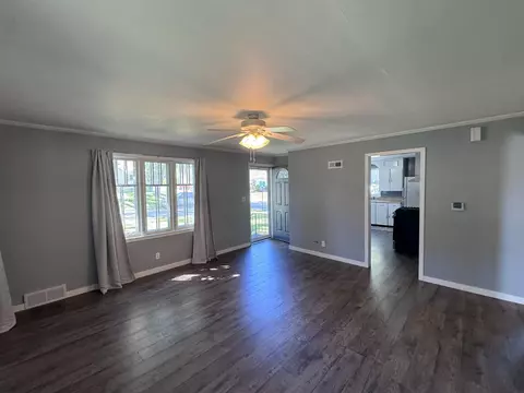 801 Hickory St, Waterloo, IA 50701 photo 3