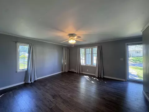 801 Hickory St, Waterloo, IA 50701 photo 4
