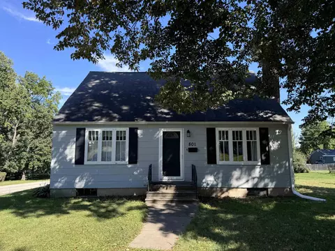 801 Hickory St, Waterloo, IA 50701