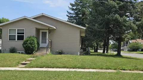 504 Linden Ave, Waterloo, IA 50703