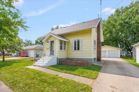 505 1st St, Parkersburg, IA 50665