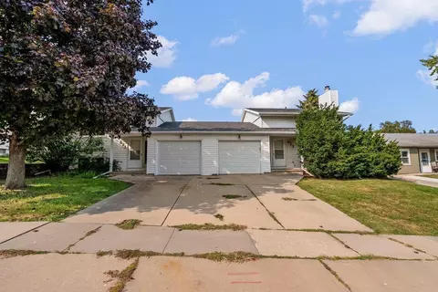 821-823 Wildwood Rd, Waterloo, IA 50702