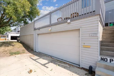 4217 Kris Line Dr, Waterloo, IA 50701