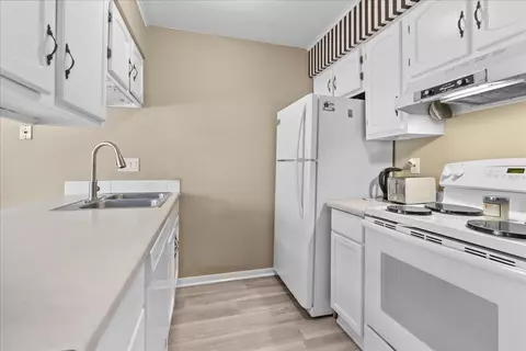 4867 Harmony Pl, Waterloo, IA 50701 photo 9
