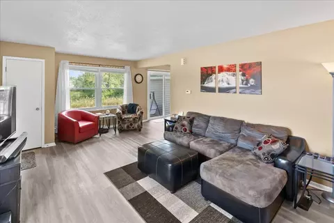 4867 Harmony Pl, Waterloo, IA 50701 photo 5