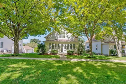 710 5th St, Traer, IA 50675