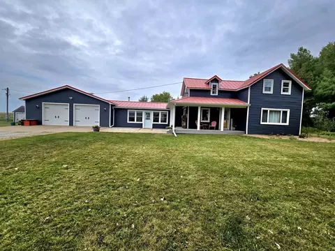 5439 14th Ave, La Porte City, IA 50651