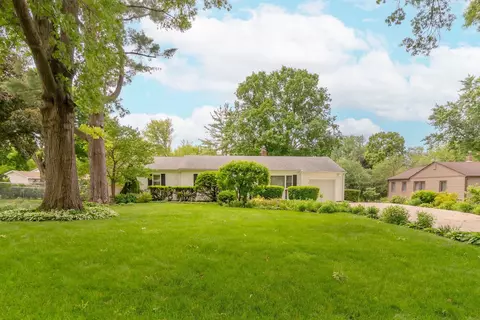 2401 Pleasant Dr, Cedar Falls, IA 50613