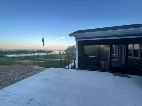294 Wall St, Lansing, IA 52151