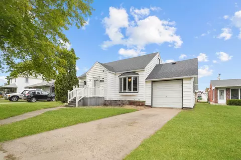105 W Railroad St, Fredericksburg, IA 50630