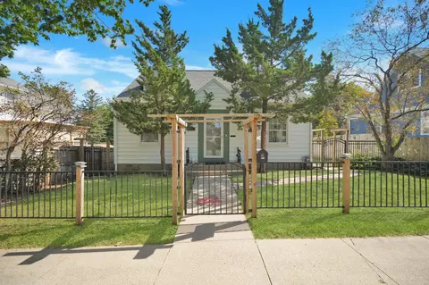 1016 Walnut St, Cedar Falls, IA 50613