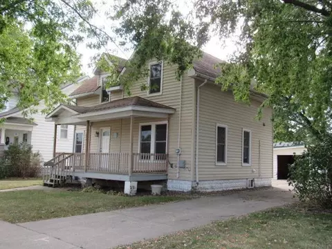 604 New St, Manchester, IA 52057