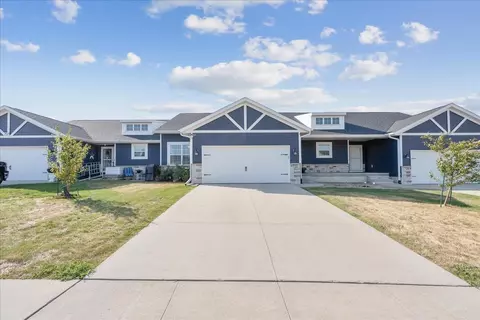 722 Grindstone Cir, Waterloo, IA 50702