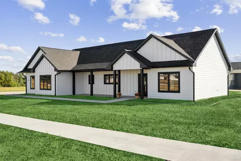 1820 Laramie St, Cedar Falls, IA 50613