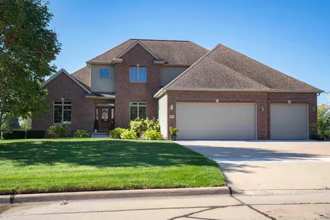 875 Fox Ridge Rd, Dike, IA 50624