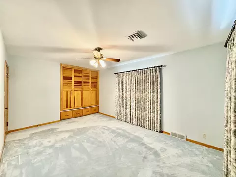 Bedroom - 324 Ivanhoe Rd, Waterloo, IA 50701 photo 3 of 3