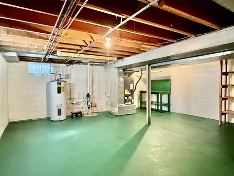Other - 324 Ivanhoe Rd, Waterloo, IA 50701 photo 9 of 11