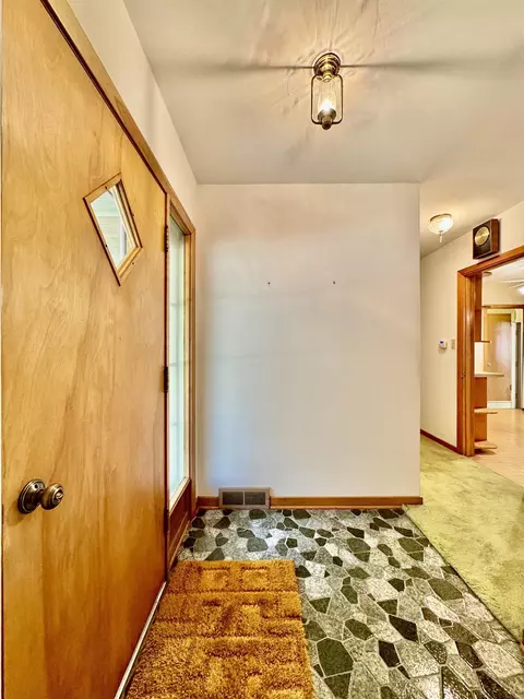 Entry Way - 324 Ivanhoe Rd, Waterloo, IA 50701 photo 1 of 1