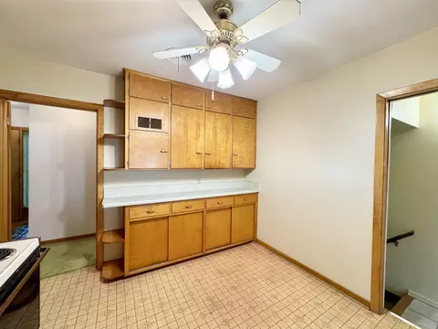 Kitchen - 324 Ivanhoe Rd, Waterloo, IA 50701 photo 3 of 4