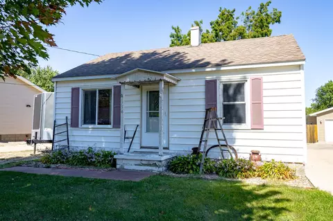 1754 Huntington, Waterloo, IA 50701