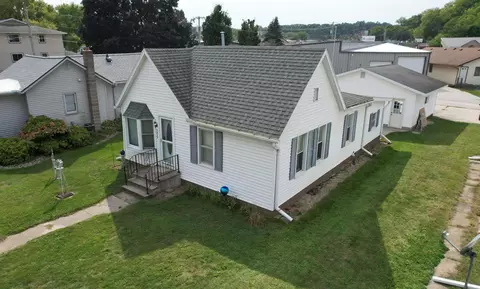 1017 Division St, Decorah, IA 52101