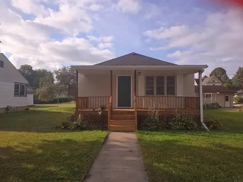 815 E Water St, Decorah, IA 52101