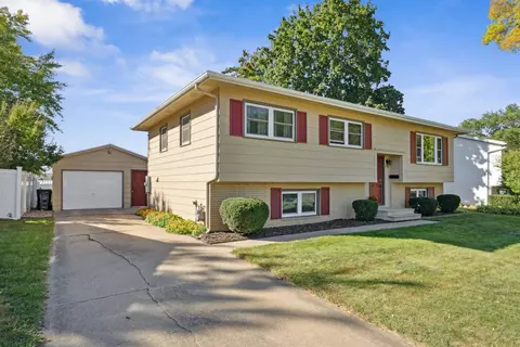 1029 E Seerley Blvd, Cedar Falls, IA 50613