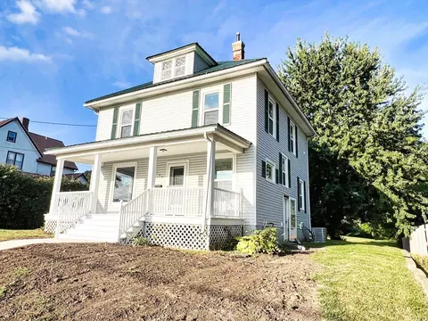 305 N Vine, West Union, IA 52175