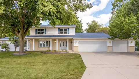 3513 Inverness Rd, Waterloo, IA 50701
