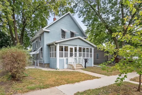 654 Riehl St, Waterloo, IA 50703