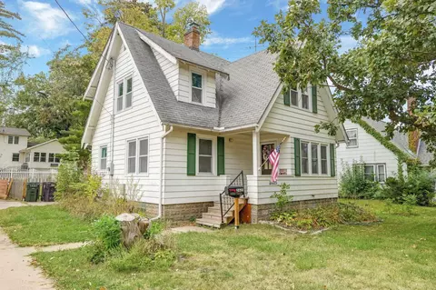 2625 Cedar Heights Dr, Cedar Falls, IA 50613