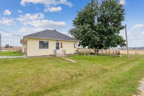 326 Walnut St, Clutier, IA 52217
