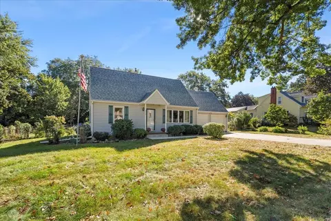 2826 Rownd St, Cedar Falls, IA 50613