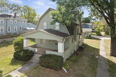 1703 Tremont St, Cedar Falls, IA 50613
