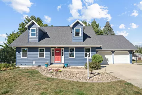 1313 2nd St SE, Oelwein, IA 50662