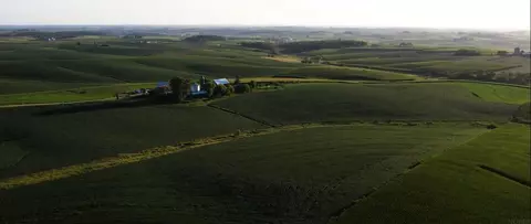 23633 175th St, Farmersburg, IA 52047