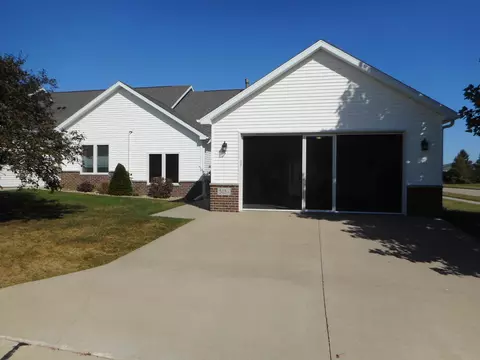 515 Autumn Ln #A, Cedar Falls, IA 50613