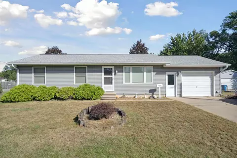 1101 Roosevelt St, Waterloo, IA 50707