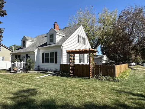 1825 Kimball Ave, Waterloo, IA 50701