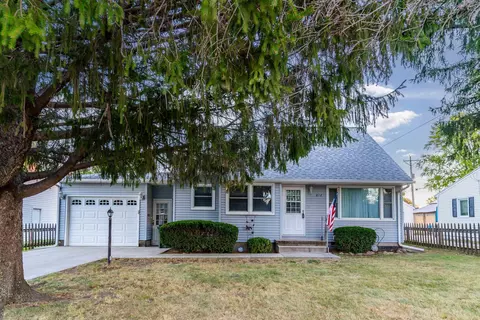 812 E Seerley Blvd, Cedar Falls, IA 50613