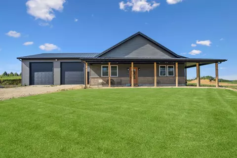 344 Blue Heron Ln, Guttenberg, IA 52052